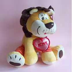 Плюшена играчка Лъв с медальон сърце Плюшена играчка Лъв с медальон сърце